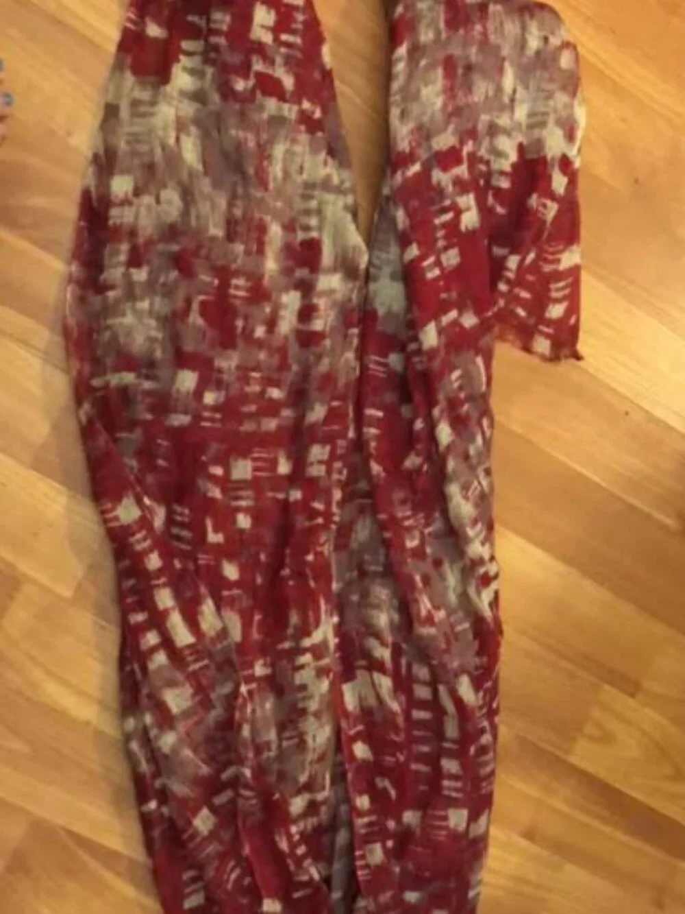 Vera Wang Scarf Red Cream